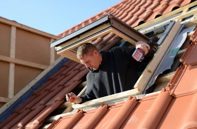 Pose de fenêtres de toit Velux à Coussa
